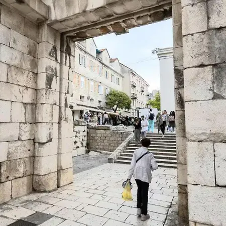 Guest house Silver Gate Rooms-diocletian's Palace 3*