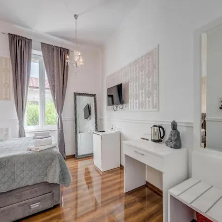 Silver Gate Rooms-diocletian's Palace Guest house Split