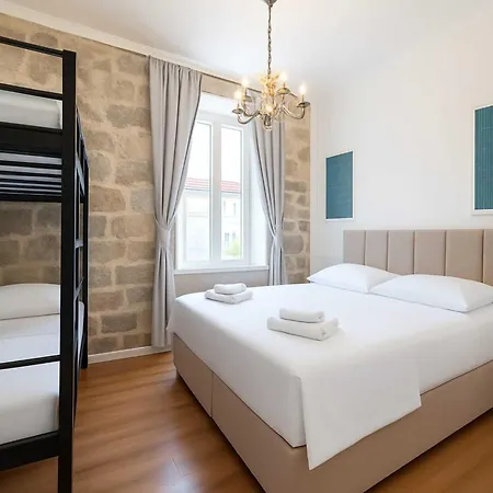 Guest house Silver Gate Rooms-diocletian's Palace 3*