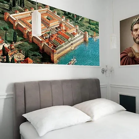 Venus Palace Golden Gate Rooms Split